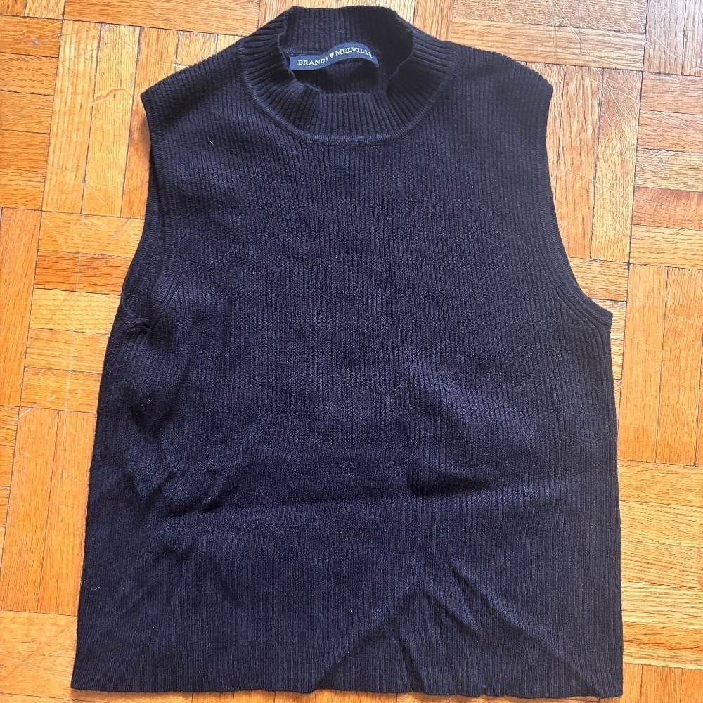 brandy melville tank top ribbed high neck - looking for best offer - Picture 1 of 3